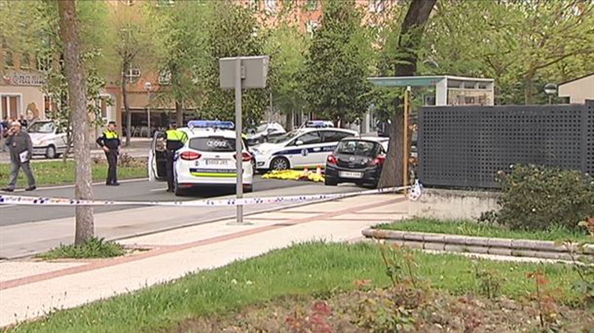 Un varón de 77 años murió el 23 de abril en Vitoria-Gasteiz atropellado por un autobús. ETB