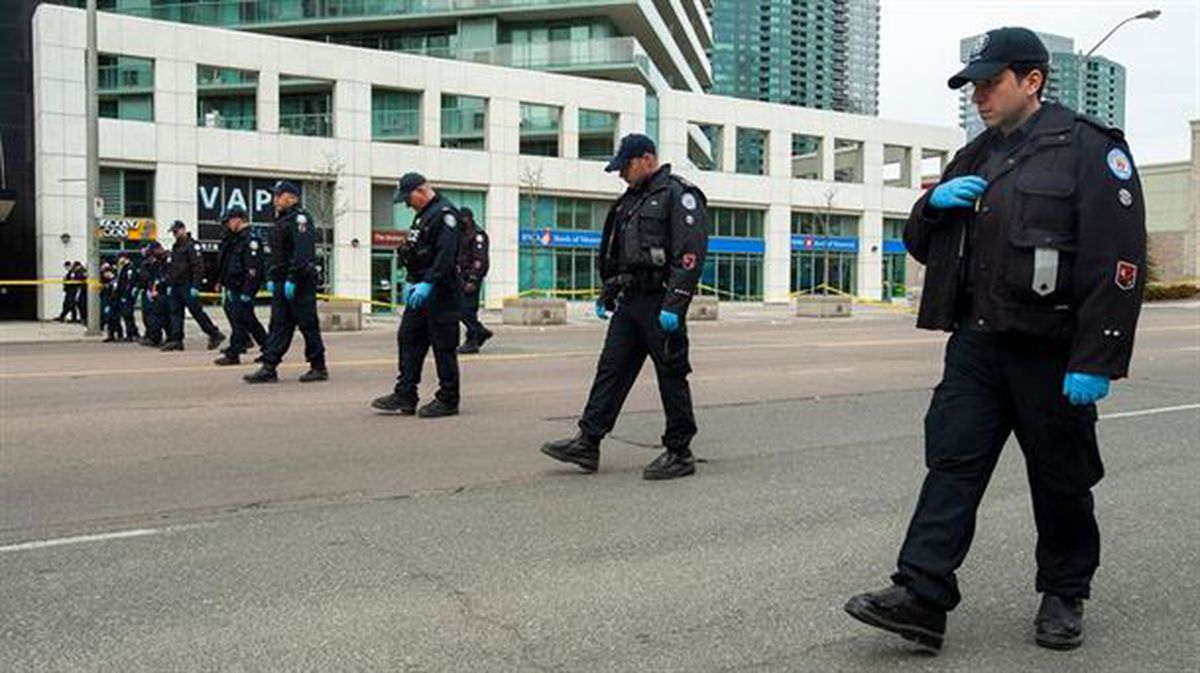 La Policía de Toronto ha rebajado de 15 a 14 el número de heridos.