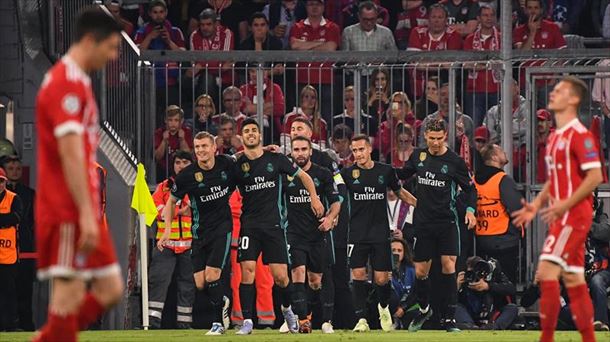 Los jugadores del Real Madrid celebrando su segundo gol. Foto: EFE