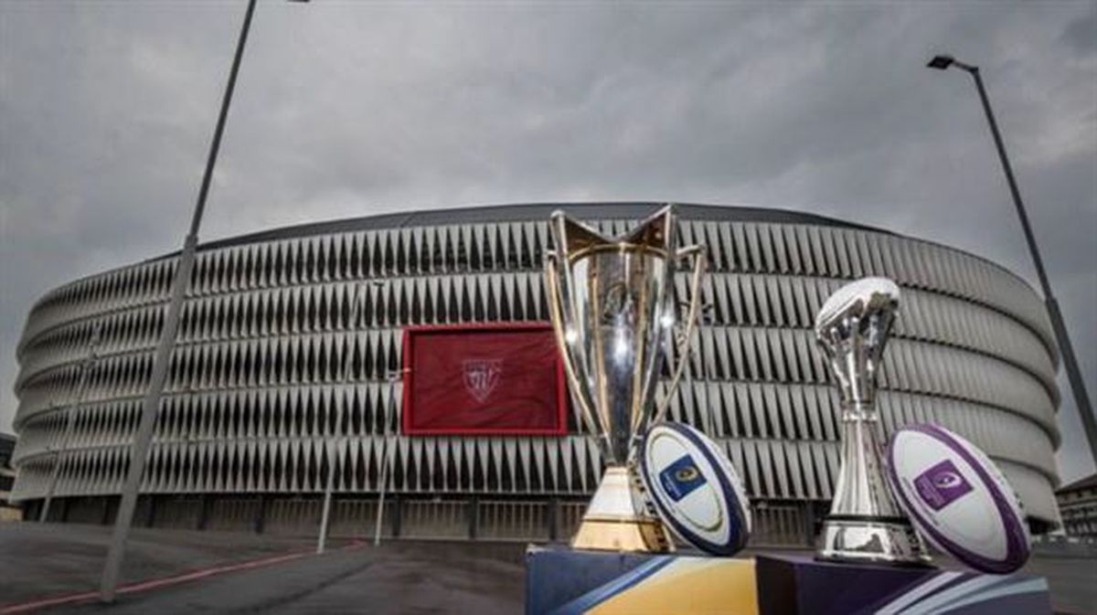 El estadio de San Mamés con los trofeos de las finales de rugby europeas. Ayuntamiento de Bilbao.