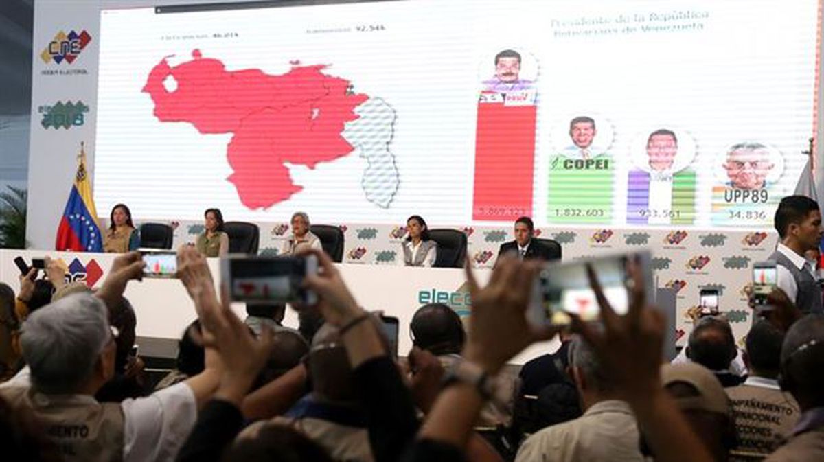 Los observadores internacionales avalan la reelección de Maduro