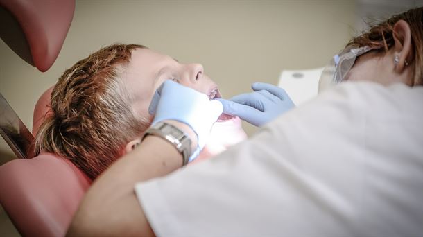 Klinika Solidarioa: doako dentista baliabiderik gabeko pertsonentzat
