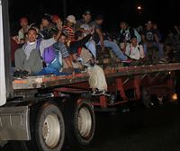 Más de 500 hondureños parten en caravana hacia Estados Unidos 