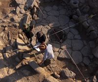 La investigadora vasca que halló restos de los primeros panes recibe una beca europea