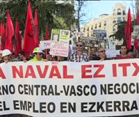 Trabajadores de La Naval exigen frente al Congreso la compra pública del astillero