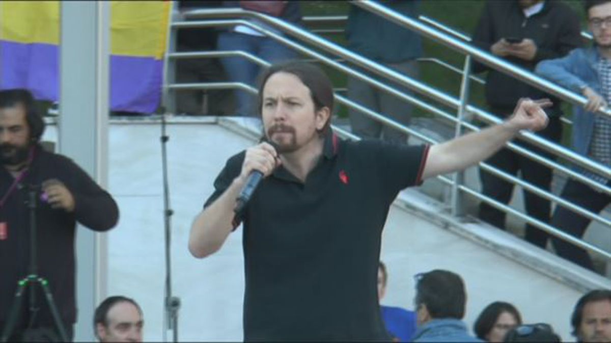 Pablo Iglesias Elkarrekin Podemosen kanpaina ekitaldian Otxarkoagan