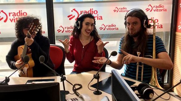 La banda ''Gato Charro'' visita Radio Vitoria por primera vez 