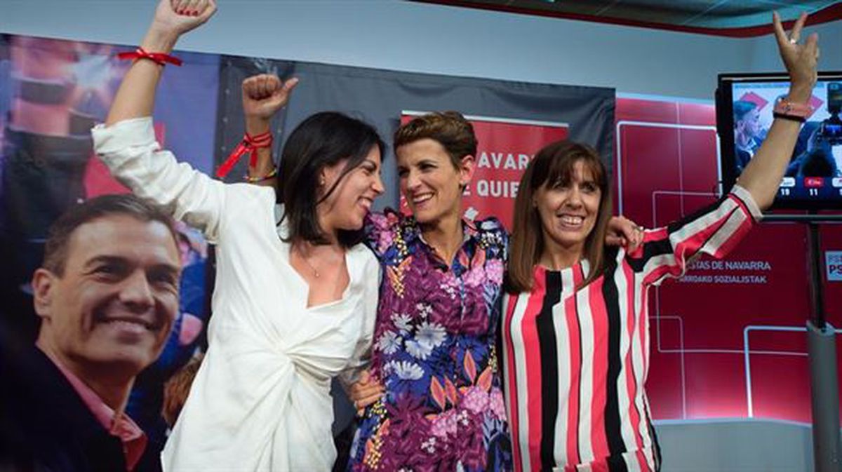 La candidata del PSN a la Alcaldía de Pamplona, Maite Esporrín, en la noche electoral