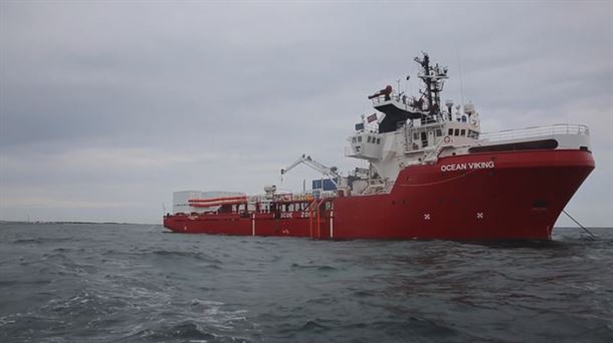 El buque 'Ocean Viking'. Imagen tomada de un vídeo de ETB.