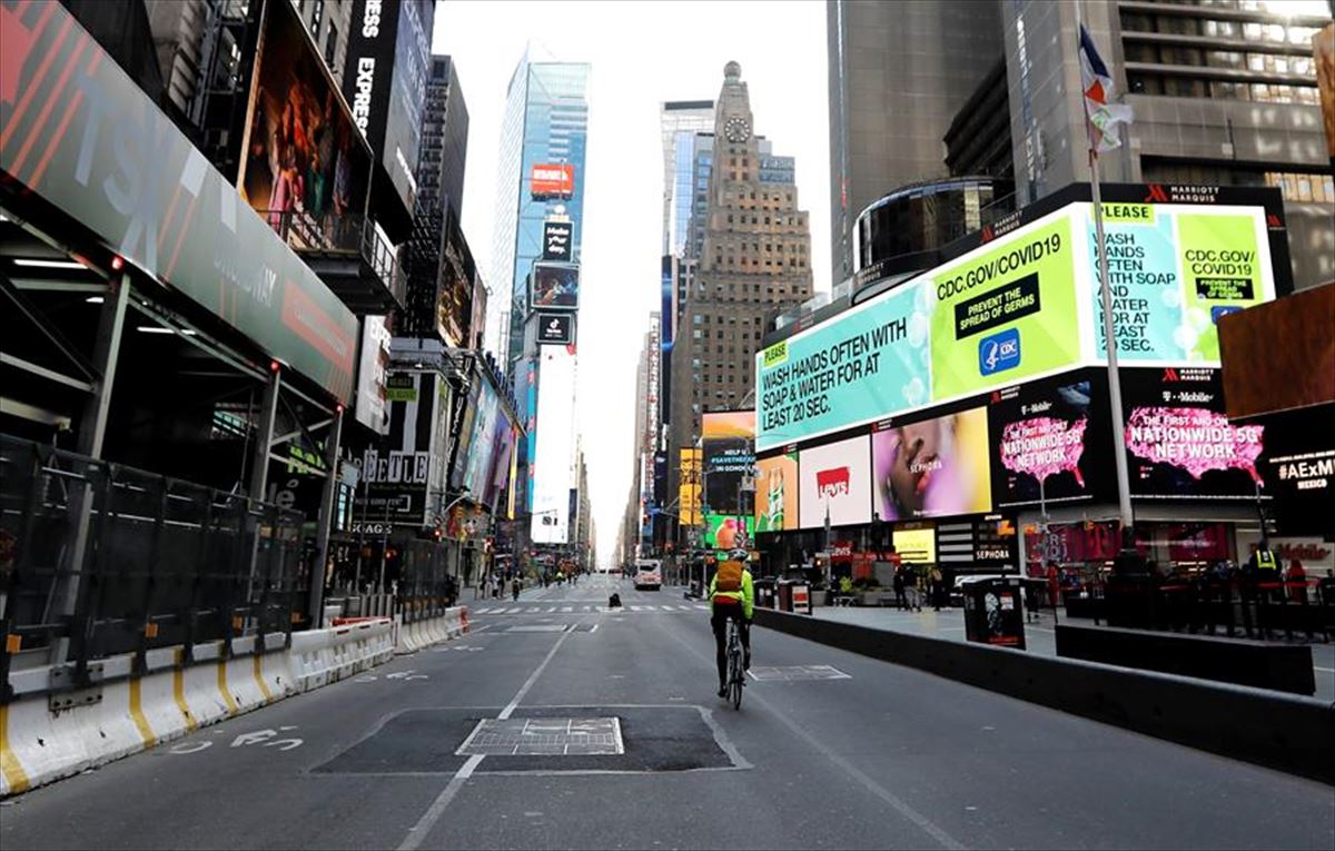 Una calle de Nueva York, prácticamente vacía