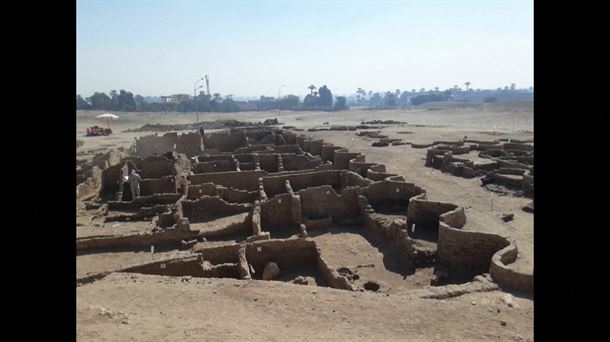 Descubren La Ciudad Dorada Perdida De Luxor