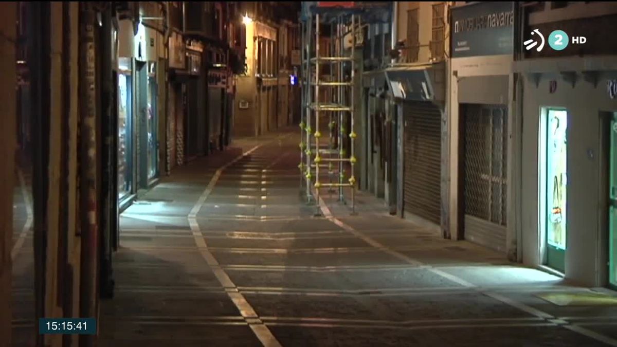 Calles vacías y bares cerrados en Navarra por el toque de queda nocturno. Imagen: EiTB Media