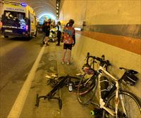 Siete ciclistas heridos, uno de ellos grave, tras ser arrollados por una furgoneta Eibar