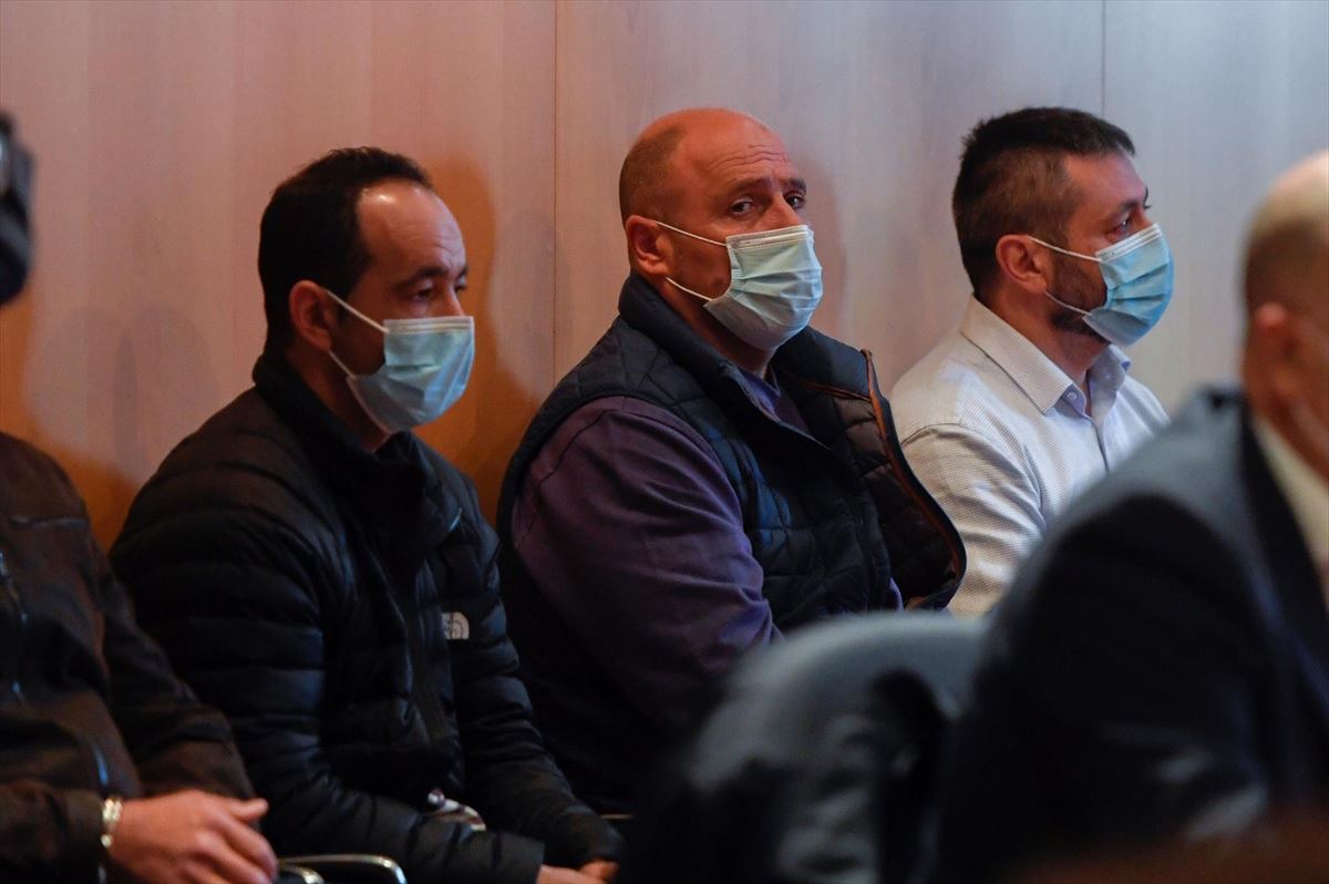 Los acusados durante la primera sesión del juicio. Foto: EFE