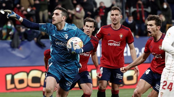Sergio Herrera para el penalty del Sevilla y salva el empate en el último minuto del partido.