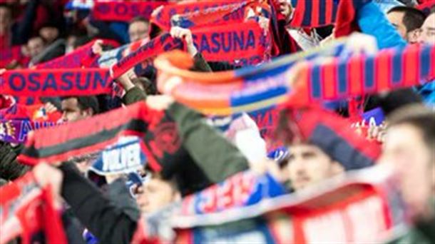 La afición entona un emocionante Riau Riau para impulsar a Osasuna ante el Real Madrid (@CAOsasuna)