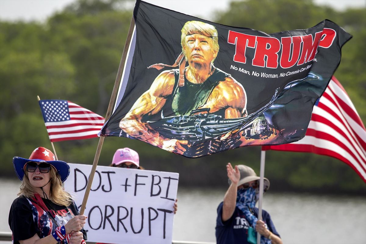 Donald Trumpen jarraitzaileak Palm Beachen. Argazkia: EFE