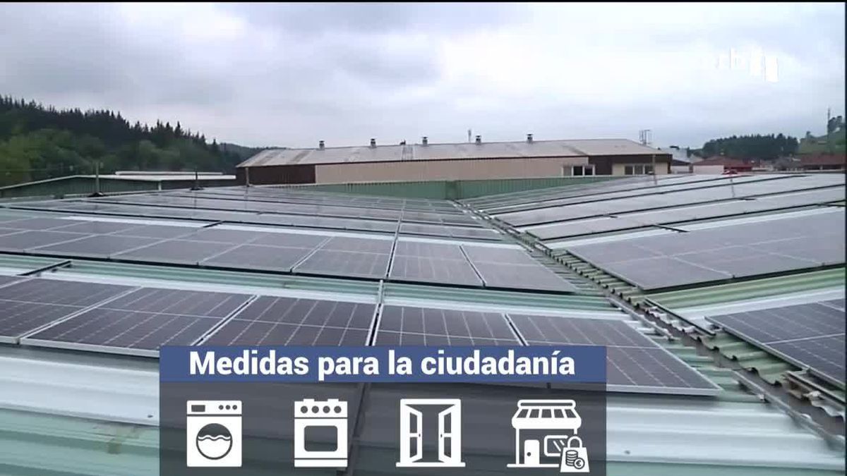 Varias placas de energía fotovoltaicas. 