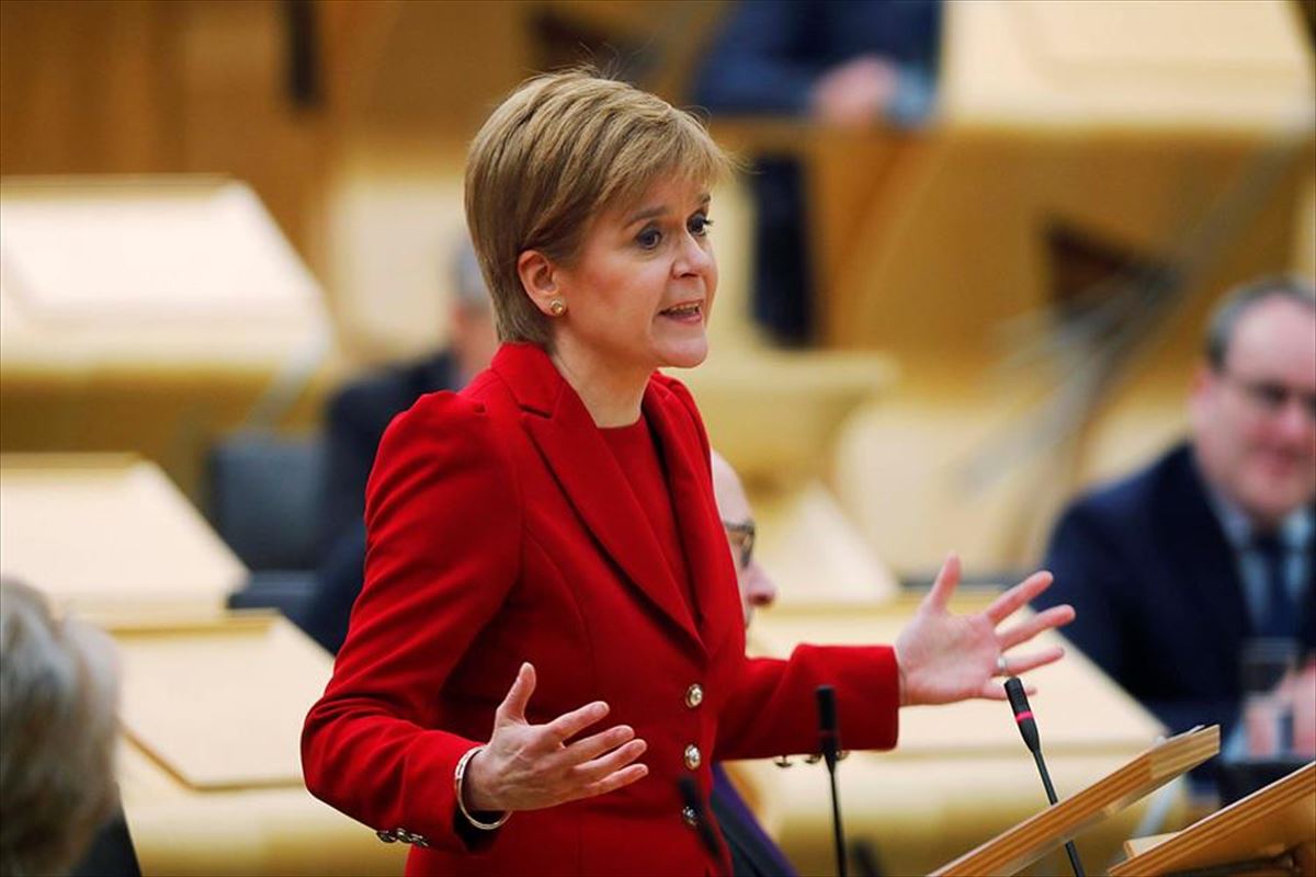 Nicola Sturgeon, en una intervención en el Parlamento escocés. Foto de archivo: EFE