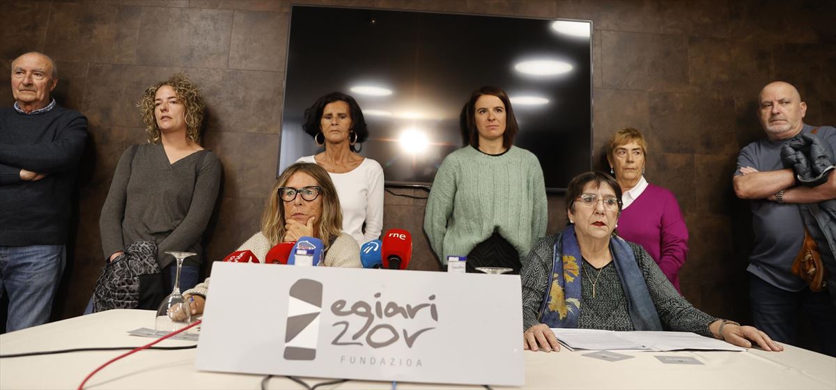 Rueda de prensa de Egiari Zor en Bilbao con Begoña Galdeano y Edurne Brouard . Foto: EFE