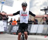 Pogacar gana la primera etapa de la Vuelta a Andalucía y Mikel Landa finaliza segundo