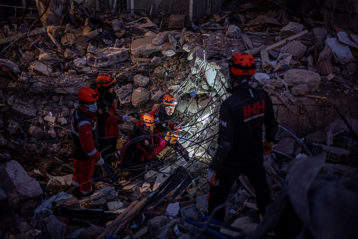 Erreskate-operazioak Antakya hirian, Turkian. Argazkia: EFE