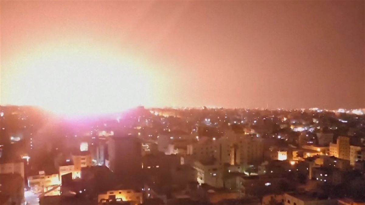 Israelgo Armadaren aire erasoa Gazan. Argazkia: EFE