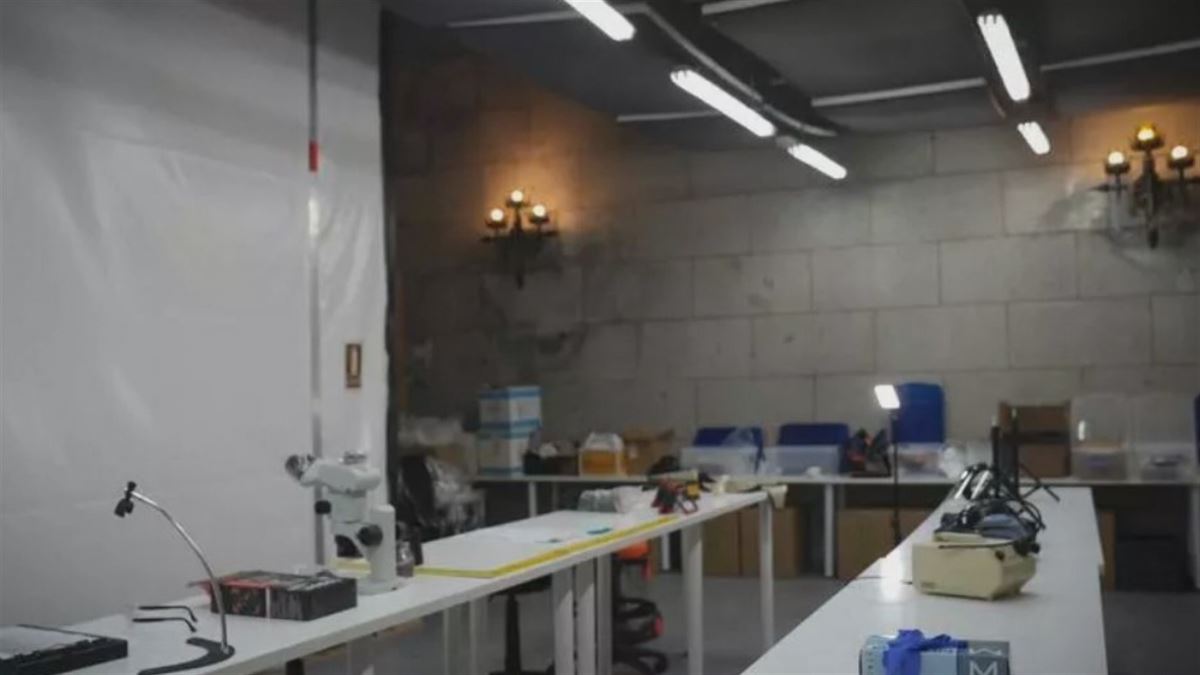El laboratorio que han dispuesto en la basílica. Imagen obtenida de un vídeo de agencias.