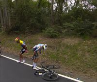 Enric Mas y Richard Carapaz abandonan el Tour de Francia tras sufrir una dura caída en la primera etapa