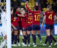 España gana 3-0 a Costa Rica