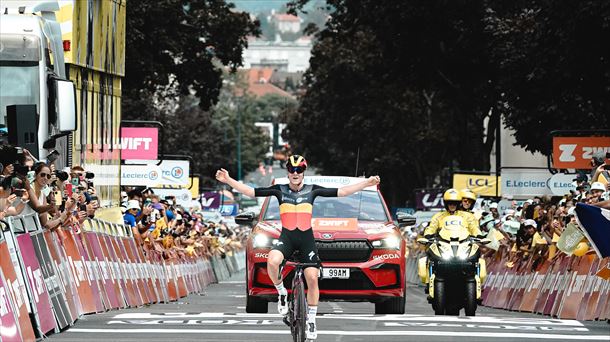Lotte Kopecky, ganadora de la primera etapa del Tour de Francia.