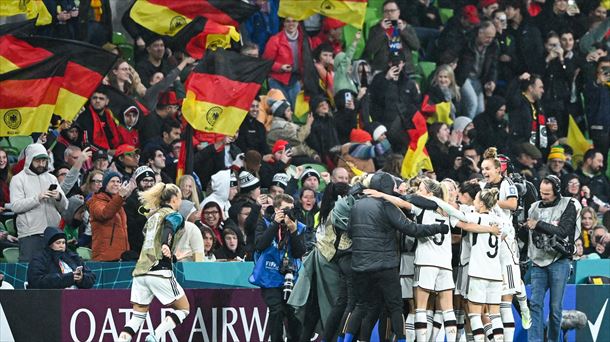 La selección Alemana celebra el triunfo  (Imagen: EFE)