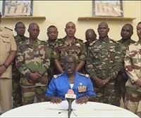 Nigerren militarrek presidentea boteretik kendu dute kudeaketa txarragatik eta mugak itxi dituzte