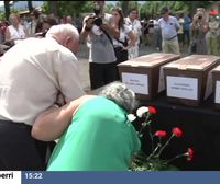 Entrega de los restos de los fallecidos en la cárcel de Orduña a sus familias
