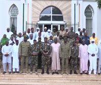 CEDEAO aukera militarretik urrundu da eta bitartekari talde bat bidaliko du Nigerrera
