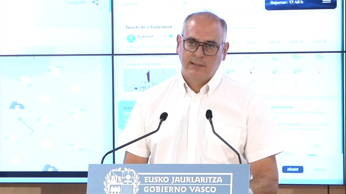 El director de Atención de Emergencias y Meteorología, Ricardo Ituarte, durante la comparecencia.