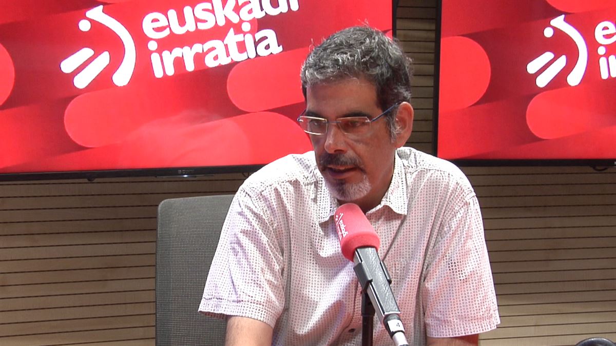 El alcalde de Donostia Eneko Goia en la entrevista para Euskadi Irratia. 