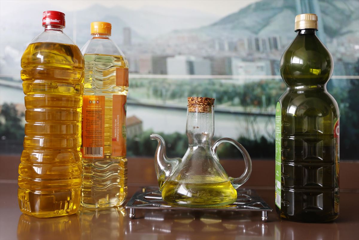 Aceite de girasol y aceite de oliva