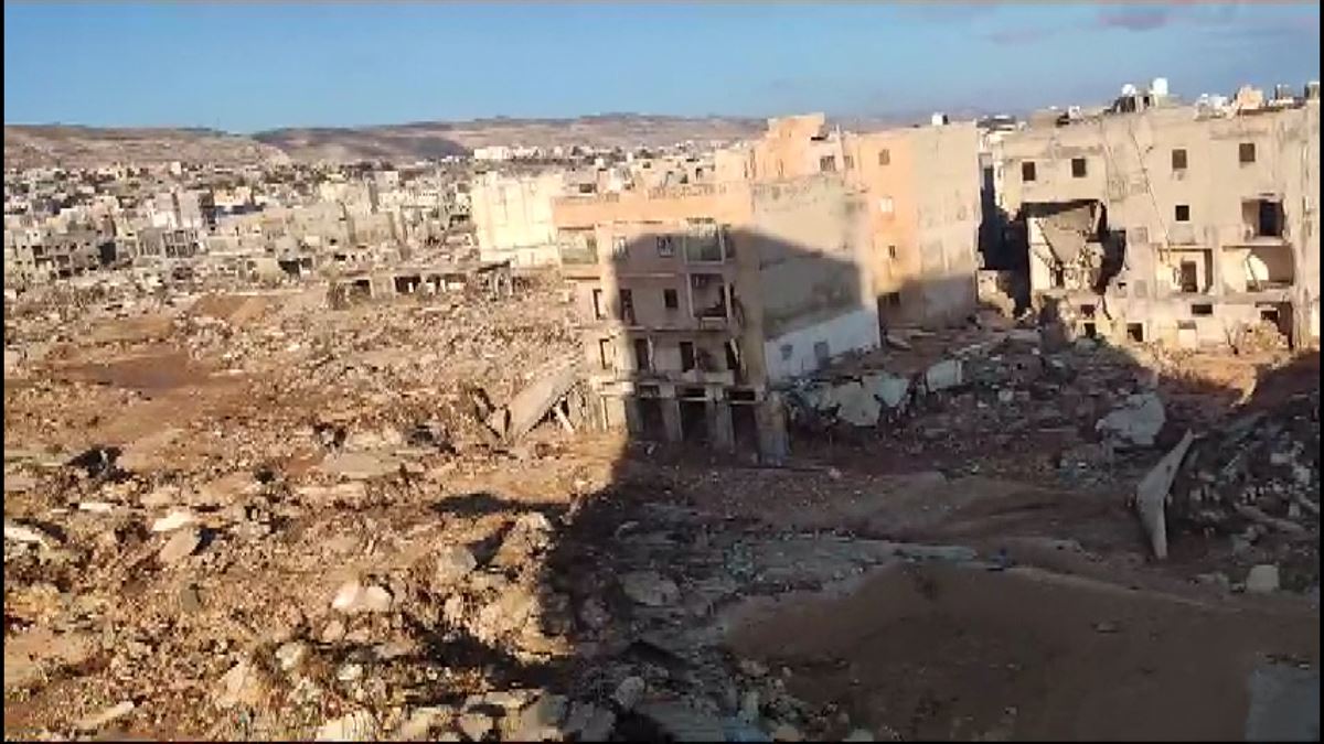 Bomberos de Acción Norte ayudan a recuperar cadáveres en Derna, ya que no se espera encontrar supervivientes