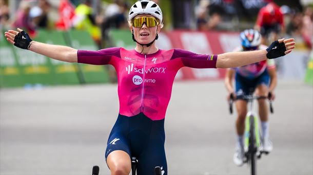 Demi Vollering, vencedora de la quinta etapa de la Vuelta. Foto de archivo: EFE