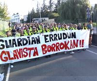 Manifestación multitudinaria en Llodio para mostrar su apoyo a los trabajadores de Glavista 