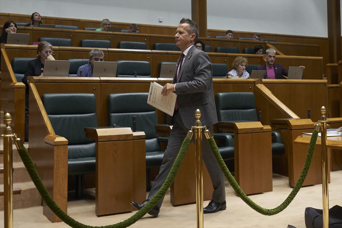 El consejero de Educación Jokin Bildarratz en una sesión del Parlamento Vasco. Foto: EFE