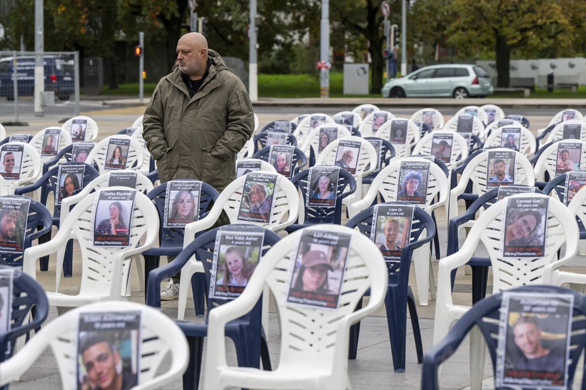 Imágenes de los secuestrados hoy en Ginebra (Suiza). Foto: EFE