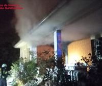 Trasladado al hospital por inhalar humo tras el incendio de una vivienda en Zulueta