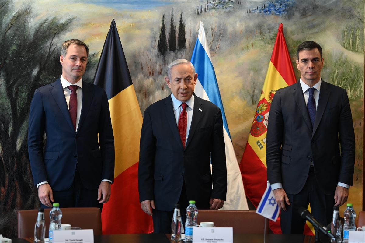 Pedro Sanchez, Benjamin Netanyahu eta Alexander Croo. Argazkia: EFE