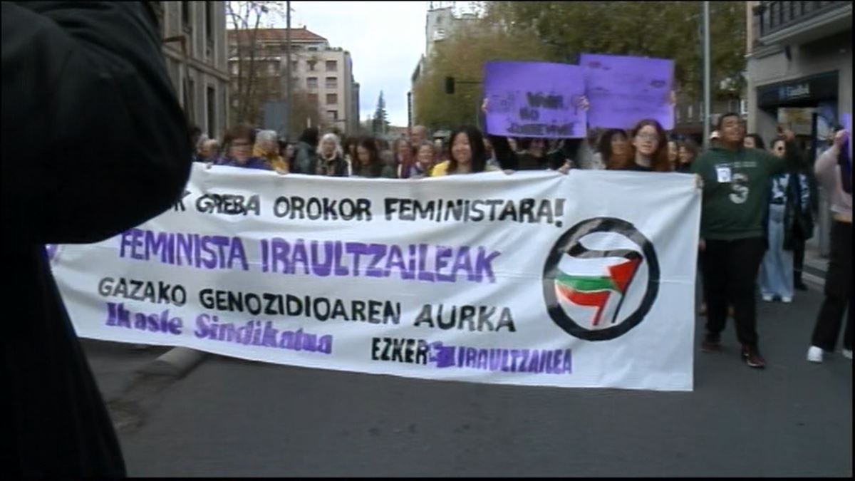 Mujeres claman en Vitoria-Gasteiz contra la violencia y apoyan a palestinas y empleadas del hogar
