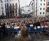 Varios miles de personas se concentran contra la moción de censura presentada en Pamplona