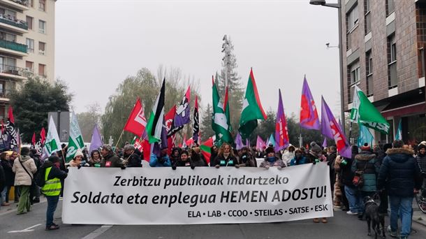 Así ha sido la manifestación de las y los trabajadores del sector público en Vitoria-Gasteiz