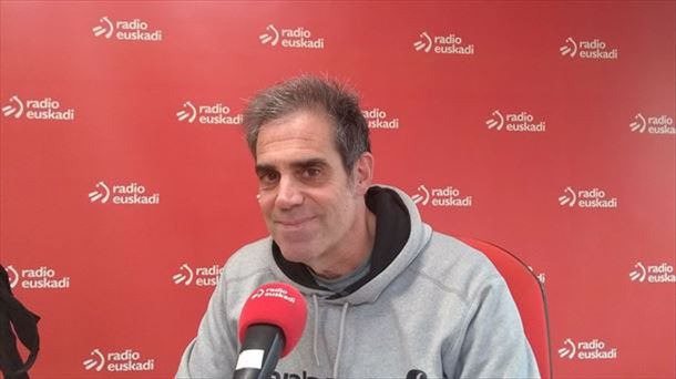Juan Larreta en una entrevista en Radio Euskadi. Foto: EITB Media