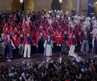 Finalizan 24 horas de fiesta en Donostia con la arriada de la bandera